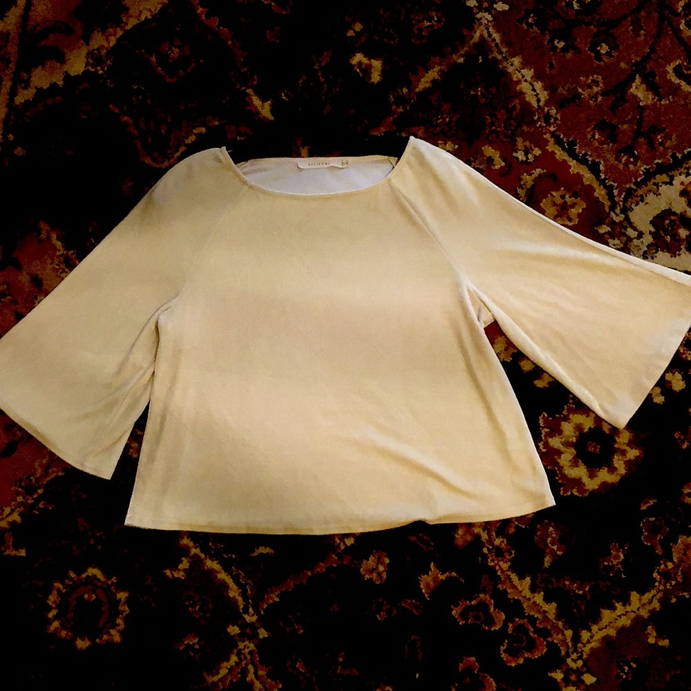 ELLISON  Light Banana Velvet Flare Top in size Medium